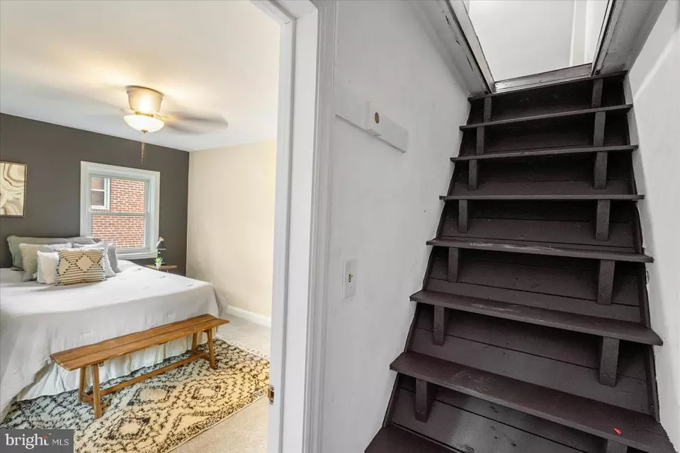 Entry Way - 3808 Eastwood Dr, Baltimore, MD 21206 photo 8 of 9