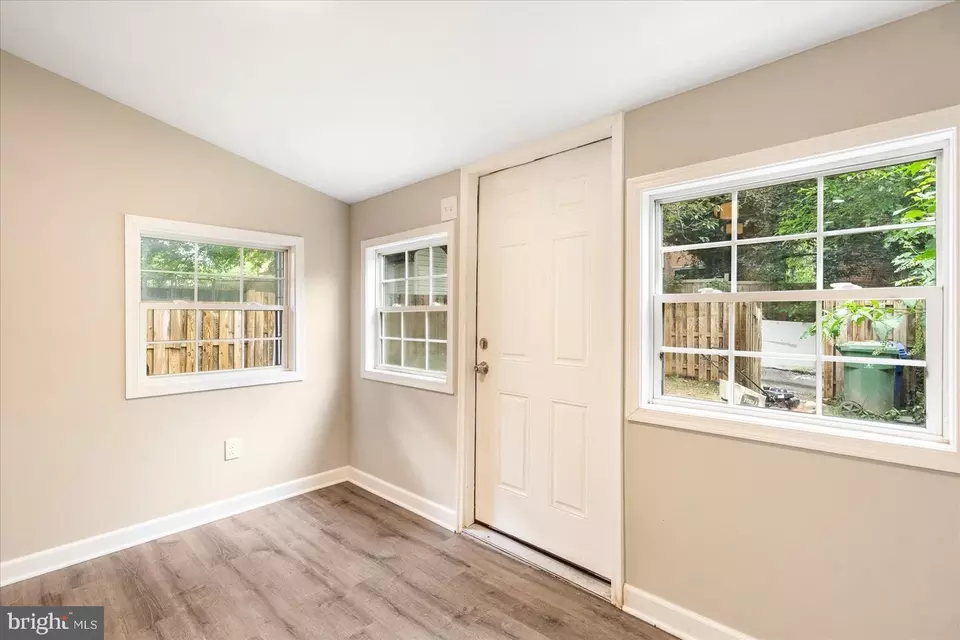 Entry Way - 3808 Eastwood Dr, Baltimore, MD 21206 photo 7 of 9