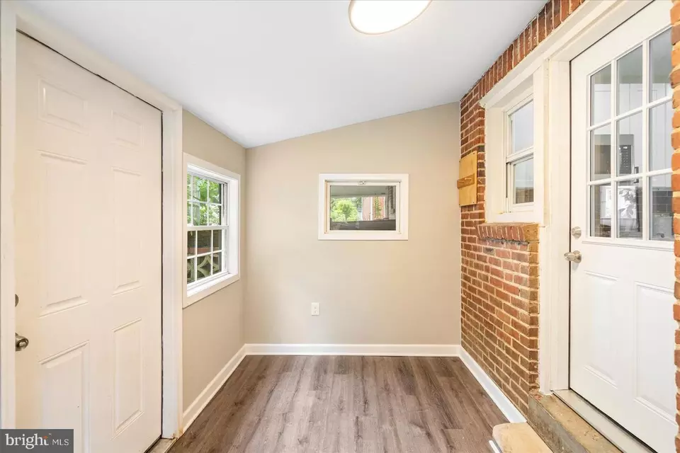 Entry Way - 3808 Eastwood Dr, Baltimore, MD 21206 photo 6 of 9