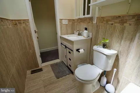 Bath - 1253 Carroll St, Baltimore, MD 21230 photo 3 of 3