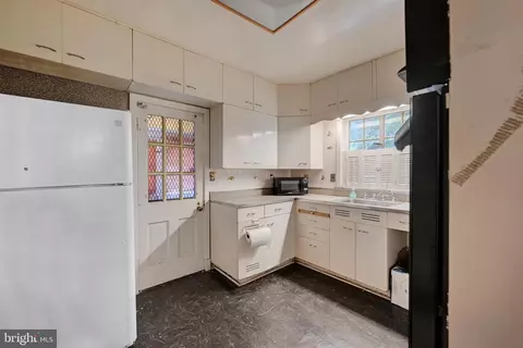 Kitchen - 3324 Sequoia Ave, Baltimore, MD 21215 photo 1 of 3