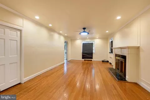 Living - 3324 Sequoia Ave, Baltimore, MD 21215 photo 4 of 4