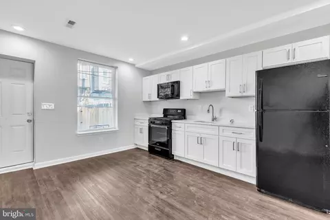 Entry Way - 1622 Darley Ave, Baltimore, MD 21213 photo 2 of 4