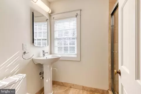 Bath - 4010 Roundtop Rd, Baltimore, MD 21218 photo 2 of 5