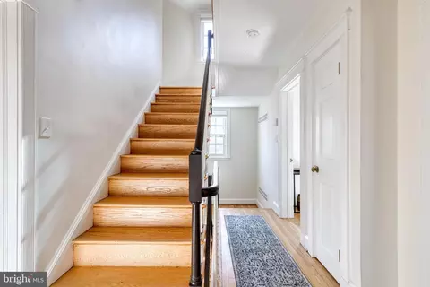 Entry Way - 4010 Roundtop Rd, Baltimore, MD 21218 photo 4 of 8