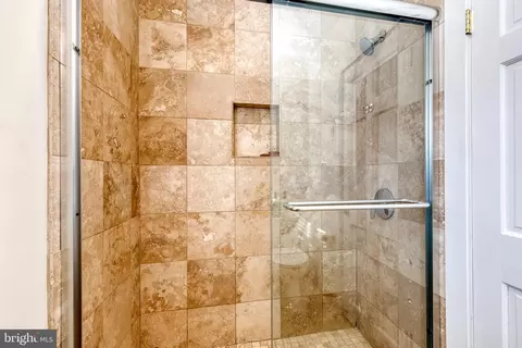 Bath - 4010 Roundtop Rd, Baltimore, MD 21218 photo 3 of 5