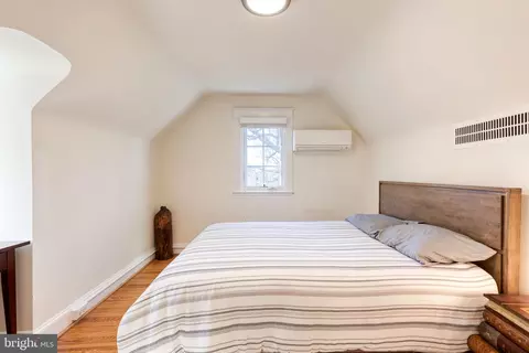 Bedroom - 4010 Roundtop Rd, Baltimore, MD 21218 photo 6 of 7