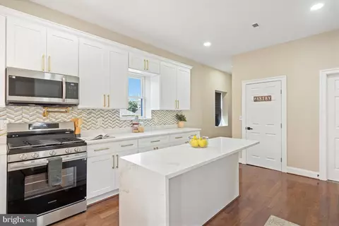 Kitchen - 1524 E 33rd St, Baltimore, MD 21218 photo 4 of 6
