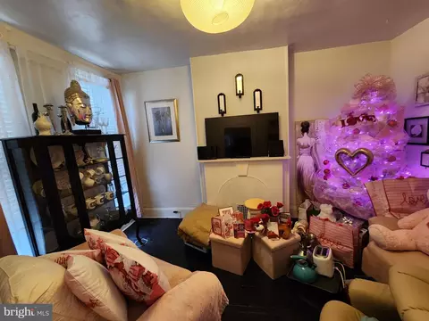 715 Baker St, Baltimore, MD 21217 photo 2