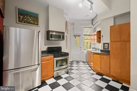 Kitchen - 700 Washington Pl #3B, Baltimore, MD 21201 photo 1 of 5