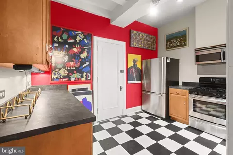 Kitchen - 700 Washington Pl #3B, Baltimore, MD 21201 photo 4 of 5