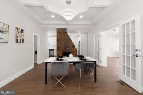 Entry Way - 701 E 43rd St, Baltimore, MD 21212 photo 9 of 14