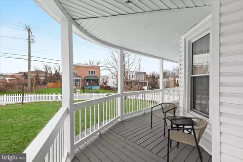 Exterior - 701 E 43rd St, Baltimore, MD 21212 photo 2 of 3