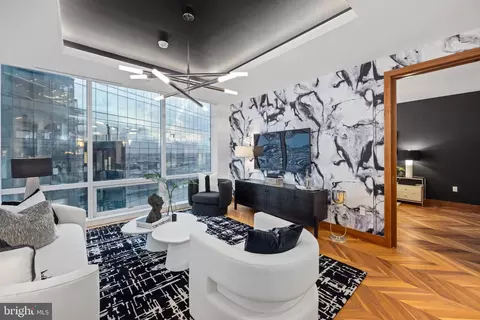 300 International Dr #1906, Baltimore, MD 21202