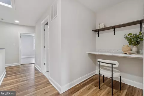 Entry Way - 409 N Glover St, Baltimore, MD 21224 photo 10 of 14
