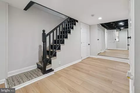 Entry Way - 409 N Glover St, Baltimore, MD 21224 photo 11 of 14