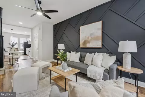 Entry Way - 409 N Glover St, Baltimore, MD 21224 photo 1 of 14