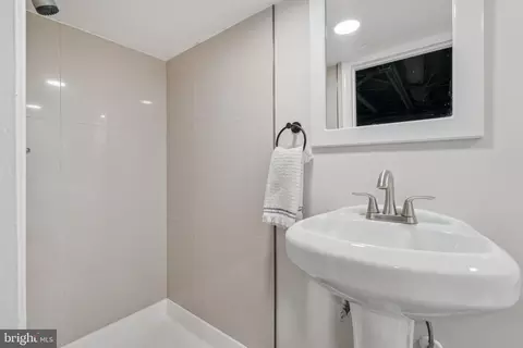 Bath - 409 N Glover St, Baltimore, MD 21224 photo 2 of 2