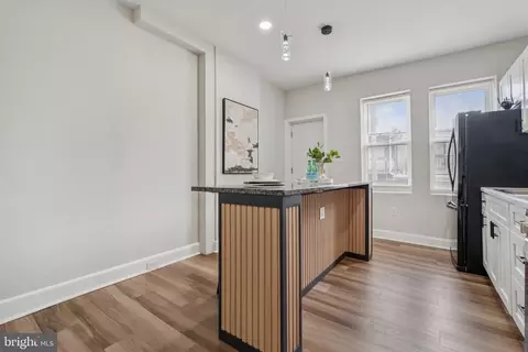 Entry Way - 409 N Glover St, Baltimore, MD 21224 photo 6 of 14
