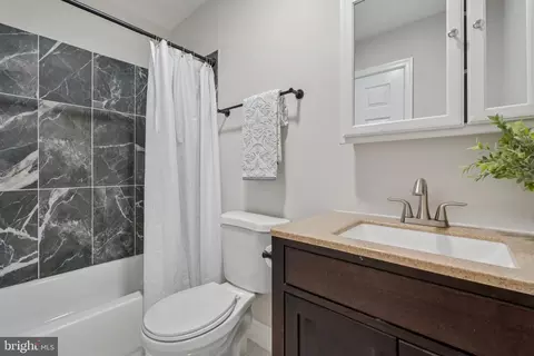 Bath - 409 N Glover St, Baltimore, MD 21224 photo 1 of 2