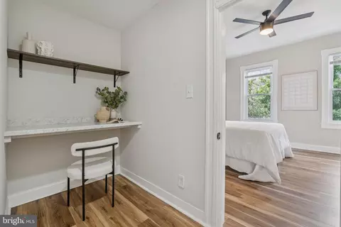 Entry Way - 409 N Glover St, Baltimore, MD 21224 photo 9 of 14