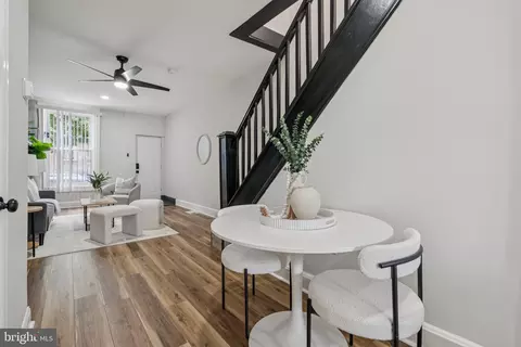 Entry Way - 409 N Glover St, Baltimore, MD 21224 photo 4 of 14