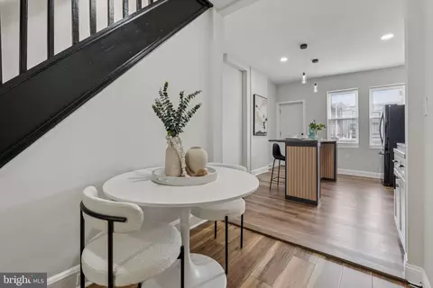 Entry Way - 409 N Glover St, Baltimore, MD 21224 photo 3 of 14
