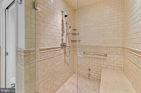 Bath - 5700 Coley Ct, Baltimore, MD 21210 photo 5 of 6