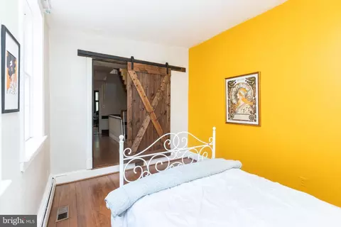 Bedroom - 525 S Sharp St, Baltimore, MD 21201 photo 5 of 7