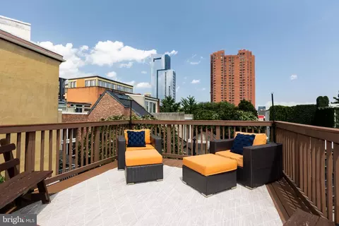 Exterior - 525 S Sharp St, Baltimore, MD 21201 photo 3 of 7