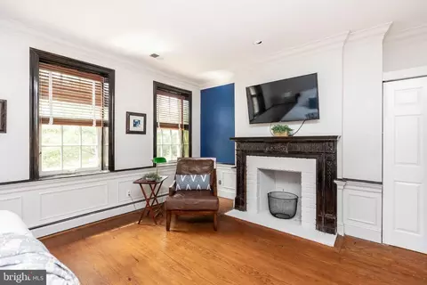 Bedroom - 525 S Sharp St, Baltimore, MD 21201 photo 3 of 7