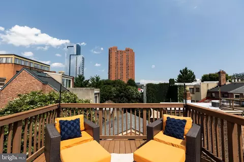Exterior - 525 S Sharp St, Baltimore, MD 21201 photo 4 of 7
