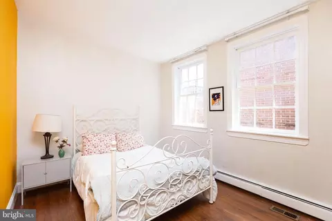 Bedroom - 525 S Sharp St, Baltimore, MD 21201 photo 4 of 7