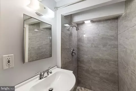 Bath - 316 E 33rd St, Baltimore, MD 21218 photo 2 of 2
