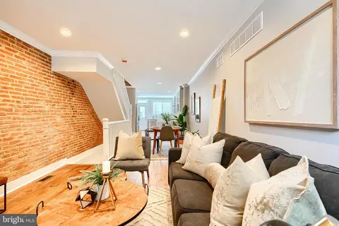 Entry Way - 3029 Hudson St, Baltimore, MD 21224 photo 1 of 8