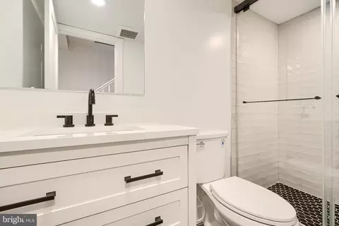 Bath - 3029 Hudson St, Baltimore, MD 21224 photo 6 of 7