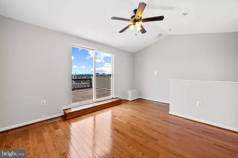 Living - 534 Canton Ct, Baltimore, MD 21224 photo 6 of 6