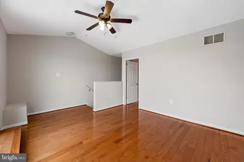 Entry Way - 534 Canton Ct, Baltimore, MD 21224 photo 5 of 7