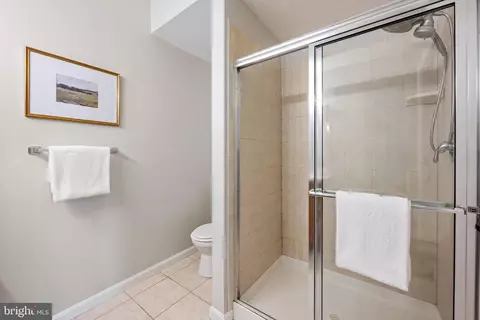 Bath - 534 Canton Ct, Baltimore, MD 21224 photo 2 of 3