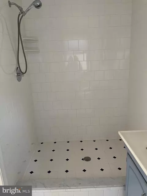 909 Stiles St, Baltimore, MD 21202 photo 15