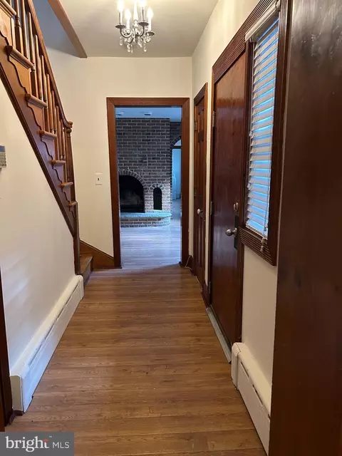 909 Stiles St, Baltimore, MD 21202 photo 5