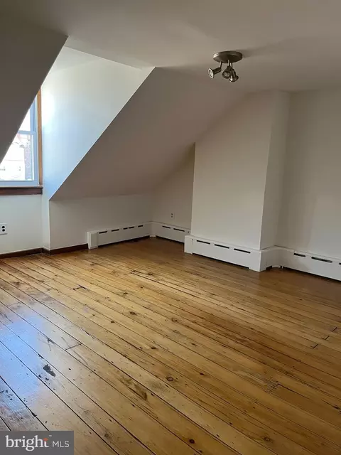 909 Stiles St, Baltimore, MD 21202 photo 23