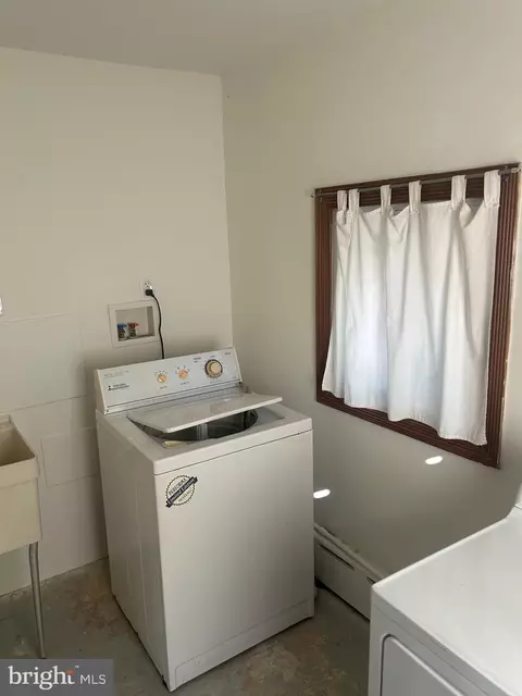 909 Stiles St, Baltimore, MD 21202 photo 10