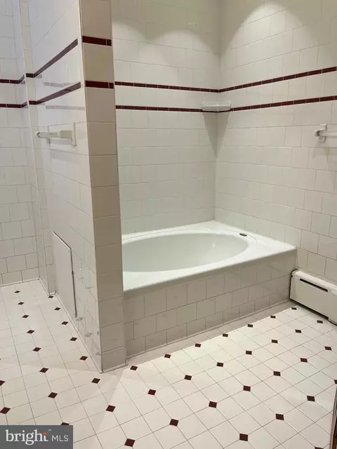 909 Stiles St, Baltimore, MD 21202 photo 18