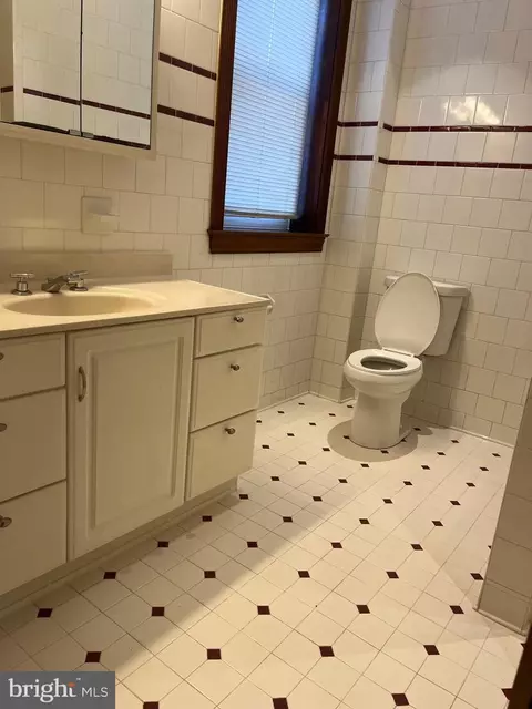 909 Stiles St, Baltimore, MD 21202 photo 17