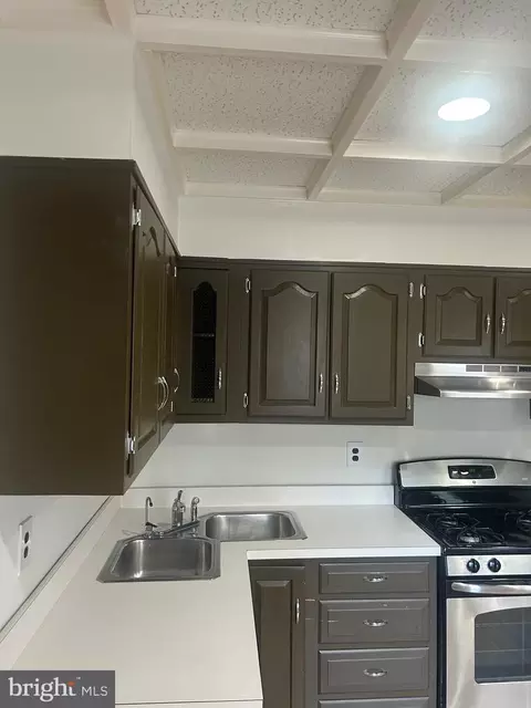909 Stiles St, Baltimore, MD 21202 photo 8