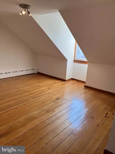 909 Stiles St, Baltimore, MD 21202 photo 24