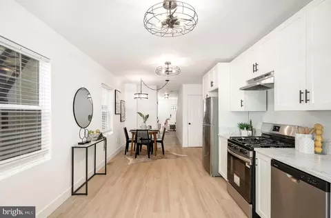 Entry Way - 115 S Regester St, Baltimore, MD 21231 photo 6 of 7
