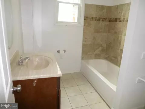 Bath - 2140 Presstman St, Baltimore, MD 21217 photo 2 of 3