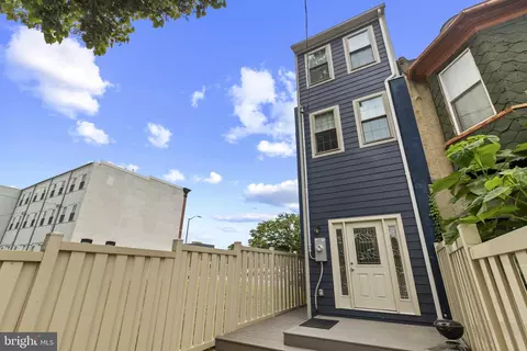 Exterior - 420 E Biddle St, Baltimore, MD 21202 photo 2 of 4